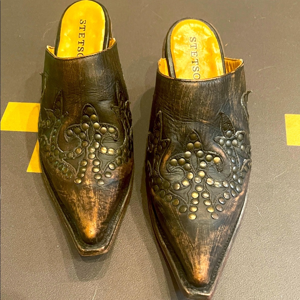 Stetson women’s Distressed Brown Western Mules